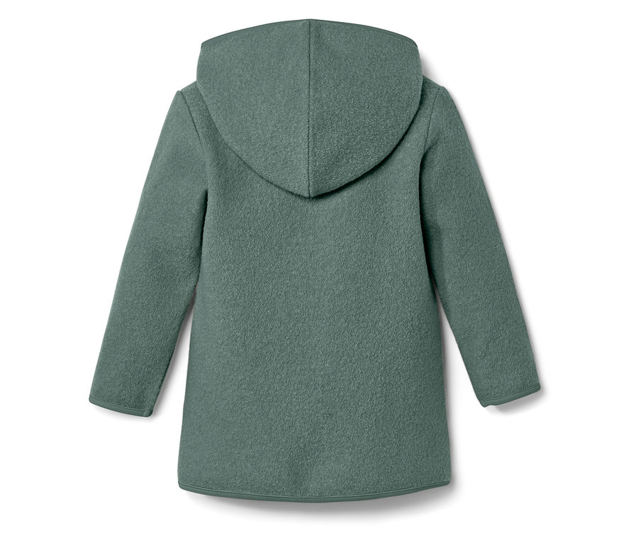 Rückansicht eines grünen Wollmantels mit Kapuze.