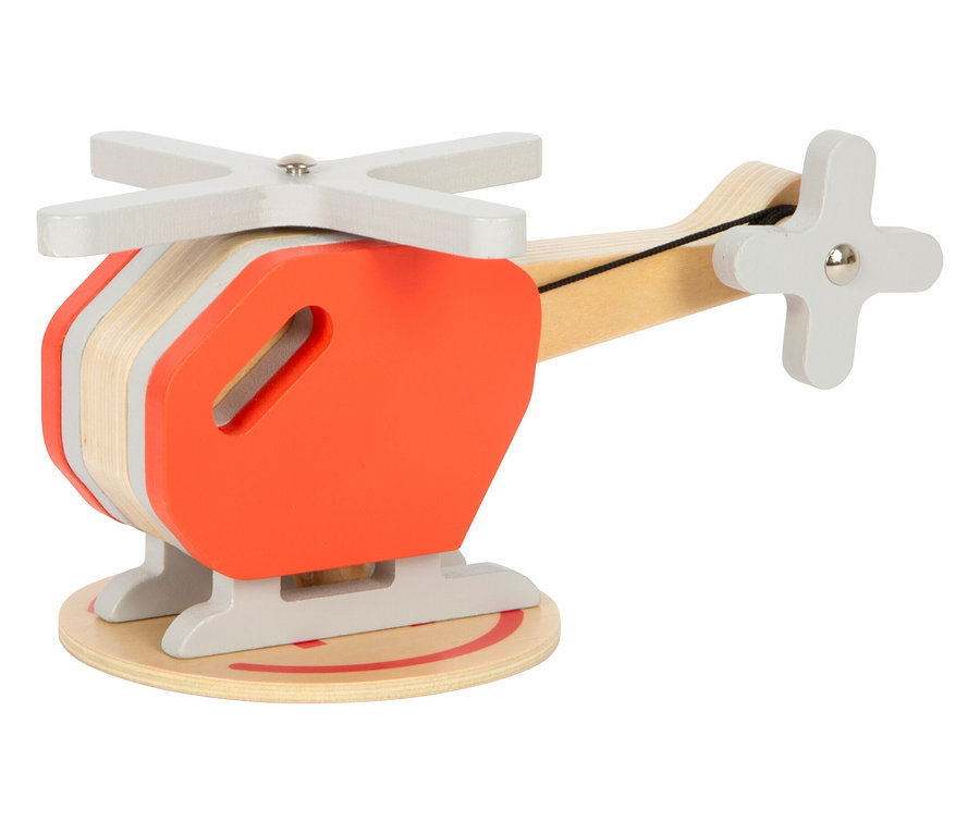 Roter small foot Feuerwehrhubschrauber aus Holz mit grauem Rotor auf rundem Holzsockel.