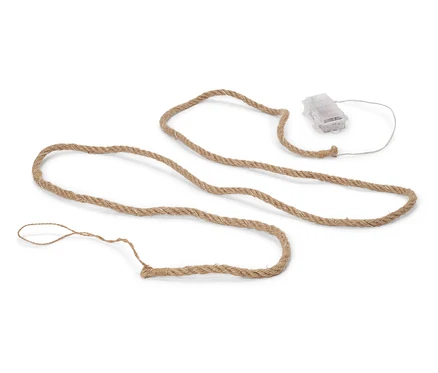 Ein beiges Seil liegt auf einem weißen Hintergrund. An einem Ende befindet sich ein durchsichtiges Batteriegehäuse mit einem weißen Kabel.