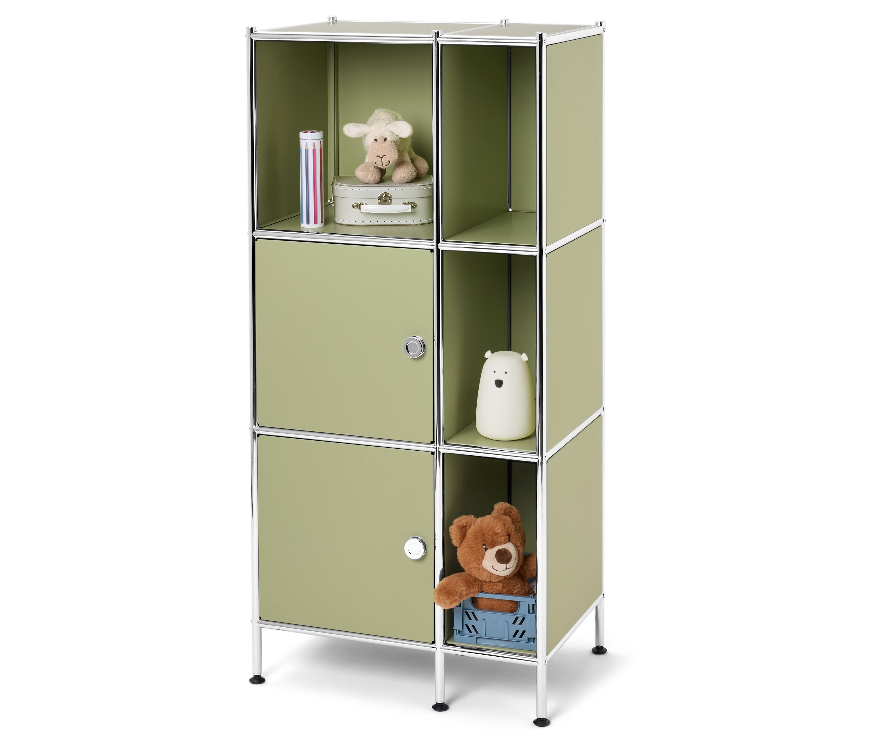 Ein grünes modulares Regal mit Spielzeug und Dekorationsgegenständen.