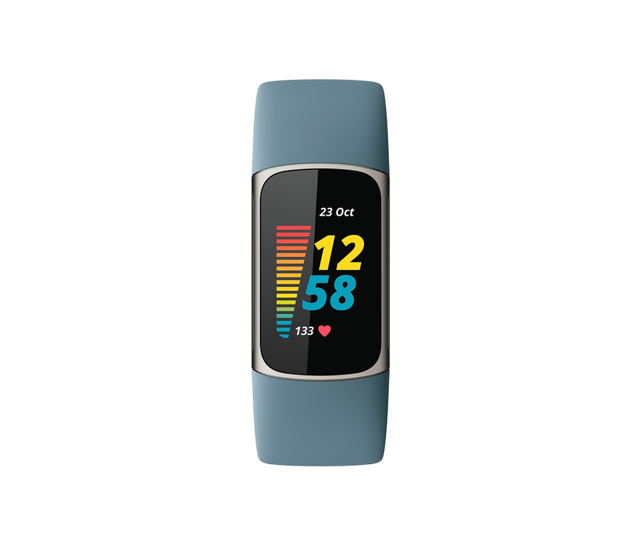 Blauer Fitness-Tracker mit Display, das die Zeit 12:58 anzeigt. Fitbit Aktivitäts-Tracker »Charge 5«, blau, inkl. Zusatzarmband