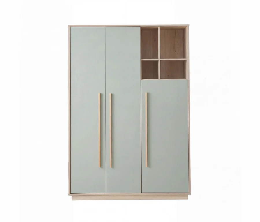 Roba Kleiderschrank »Selva« in Reed Green und Virginia Chestnut mit drei Türen und offenen Fächern.