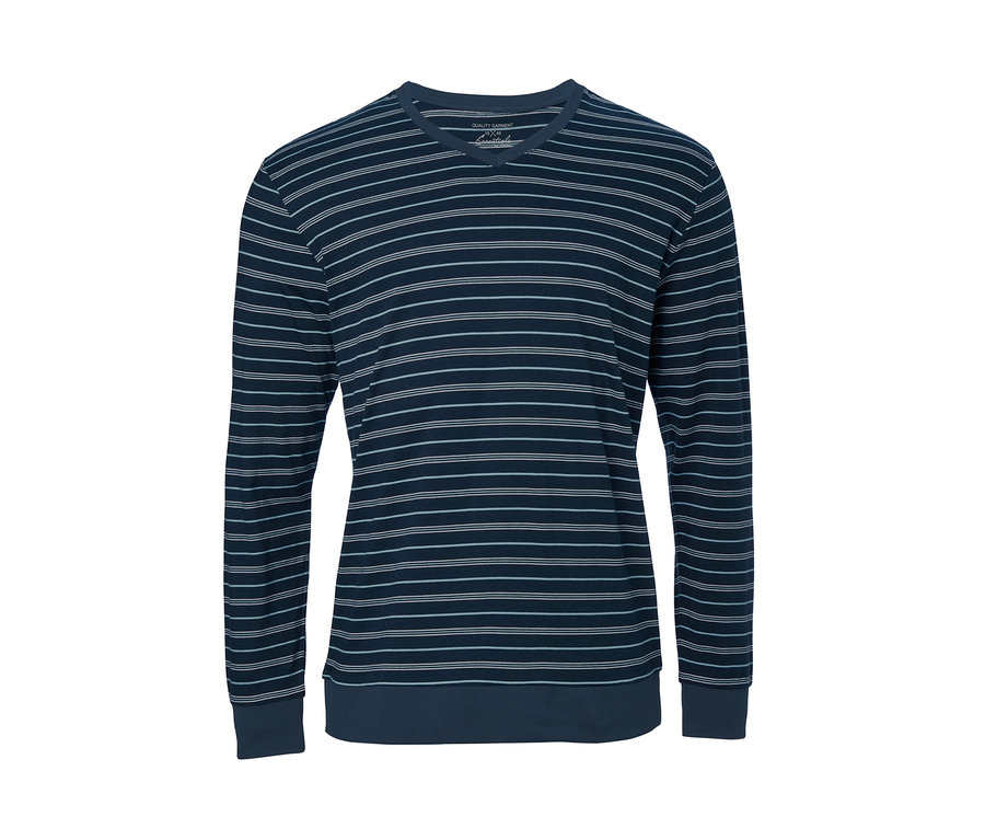 Ein blau-gestreifter Pyjama.