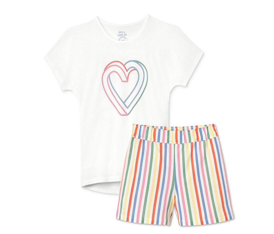 Weißer Shorty-Pyjama mit bunten Herz und Streifen-Shorts.