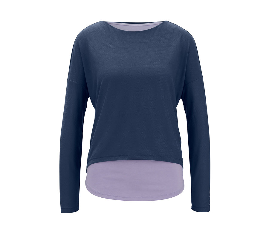 Blaues 2-in-1-Shirt mit langen Ärmeln und lila Top.