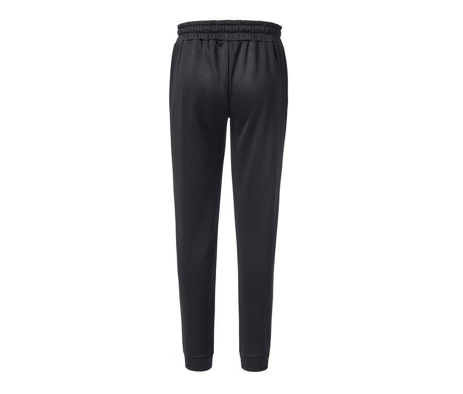 Schwarze Sporthose.