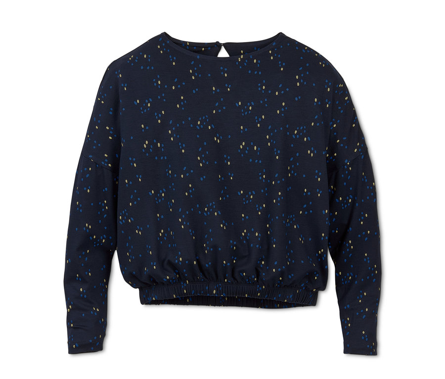 Ein blaues Mädchen-Shirt mit Muster.