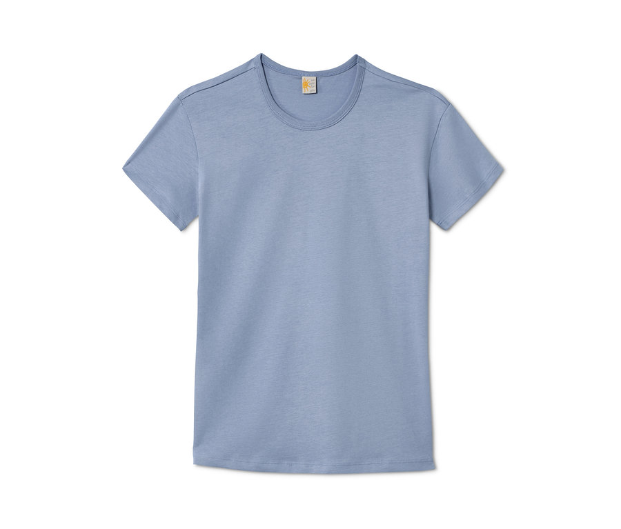 Ein blaues T-Shirt aus Bio-Baumwolle.