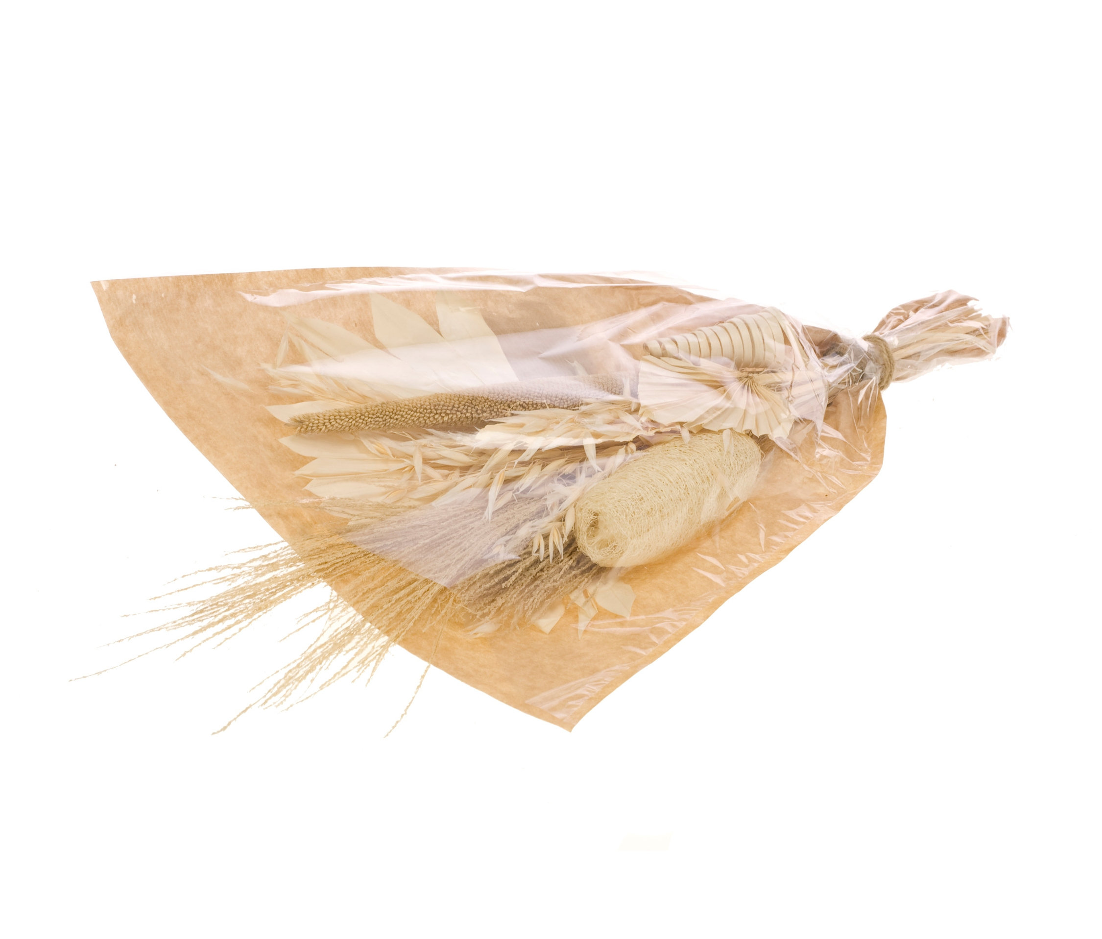Ein in Papier verpackter Trockenblumenstrauß »Luffia«.