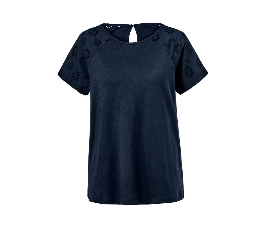 Dunkelblaues Shirt mit Stickerei an den Ärmeln.