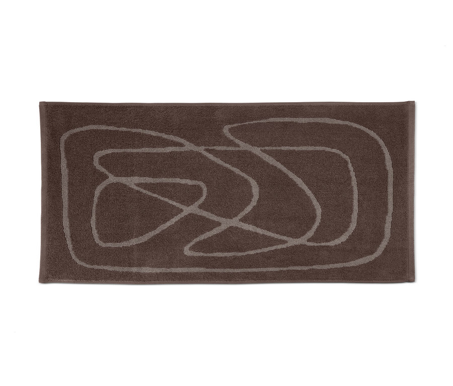 Braunes Jacquard-Handtuch mit hellem Muster.