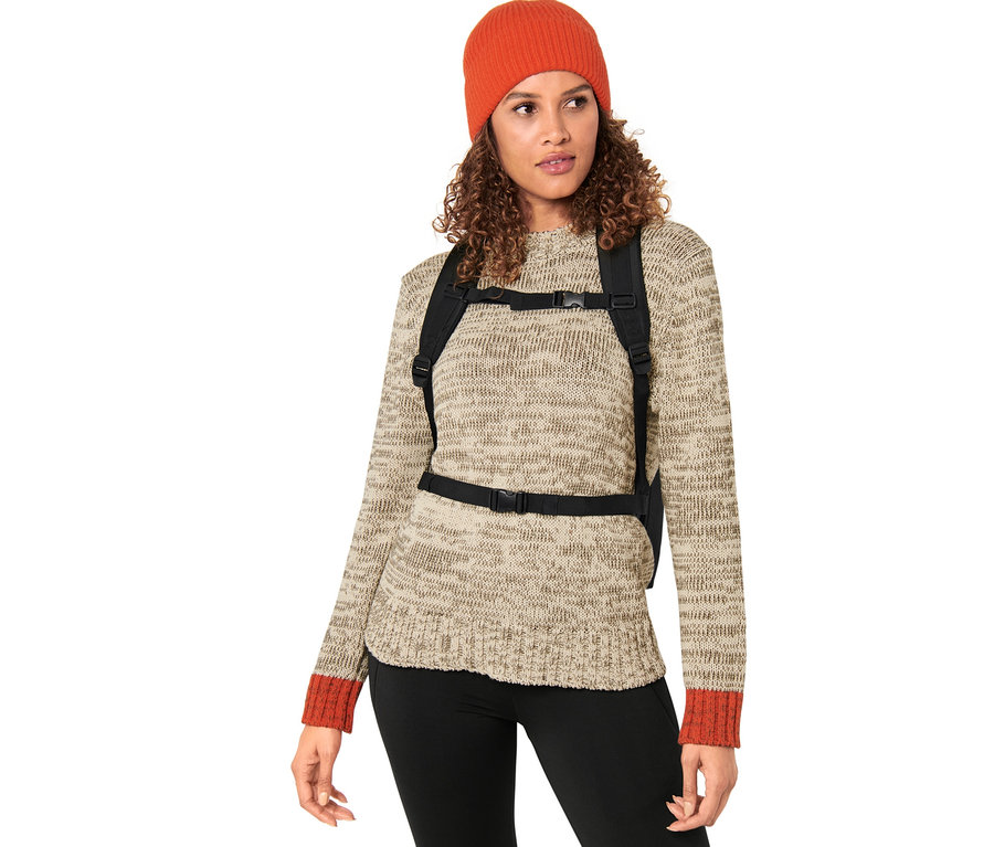 Frau mit Outdoor-Rucksack.