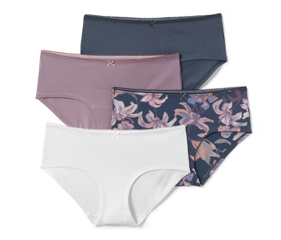Vier Pantys in verschiedenen Farben (weiß, lila, blau und geblümt) übereinander.
