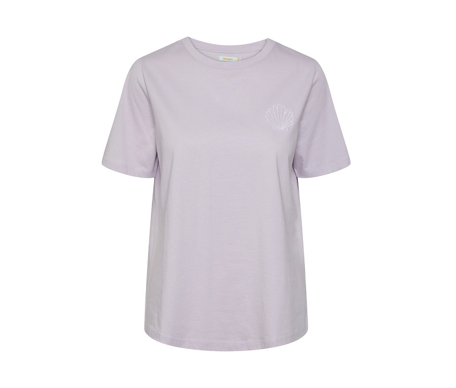 Lila T-Shirt mit kurzem Arm und weißer Muschel-Stickerei.