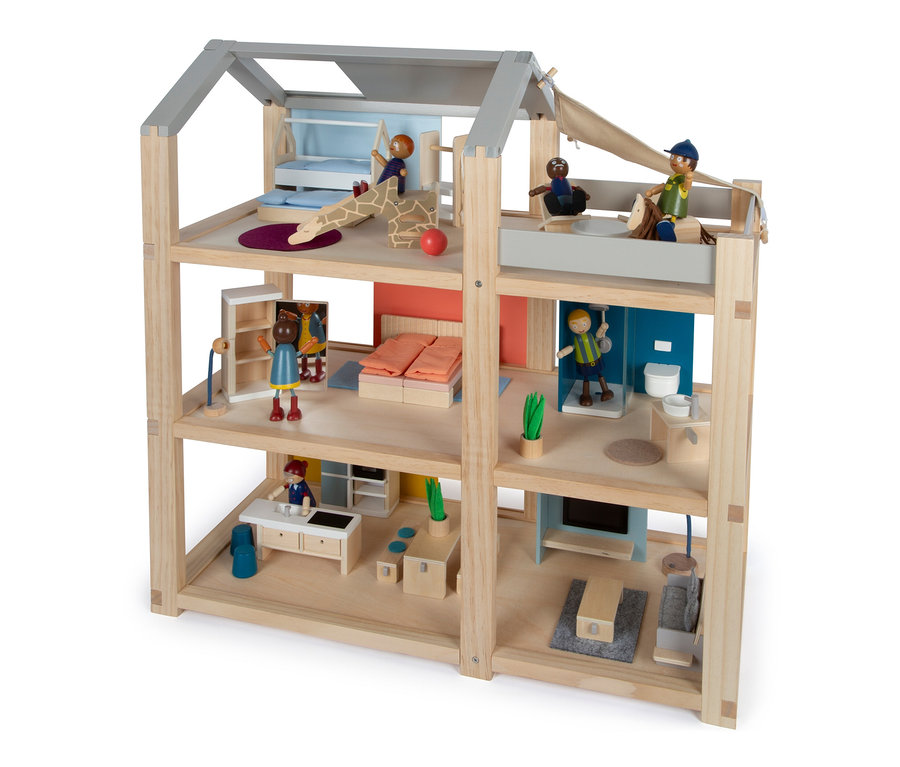 Das small foot Puppenhaus Natur mit Möbeln steht auf drei Etagen und ist mit Holzmöbeln und Puppen ausgestattet.