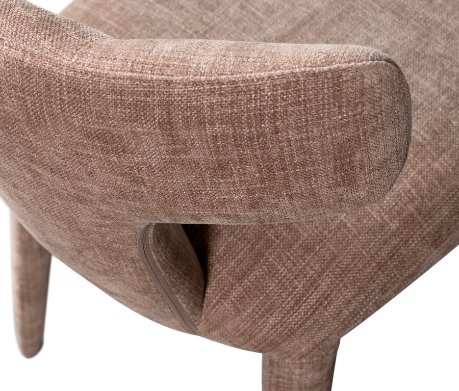 Detailaufnahme des sandfarbenen BePureHome Esszimmerstuhls »Permit«.