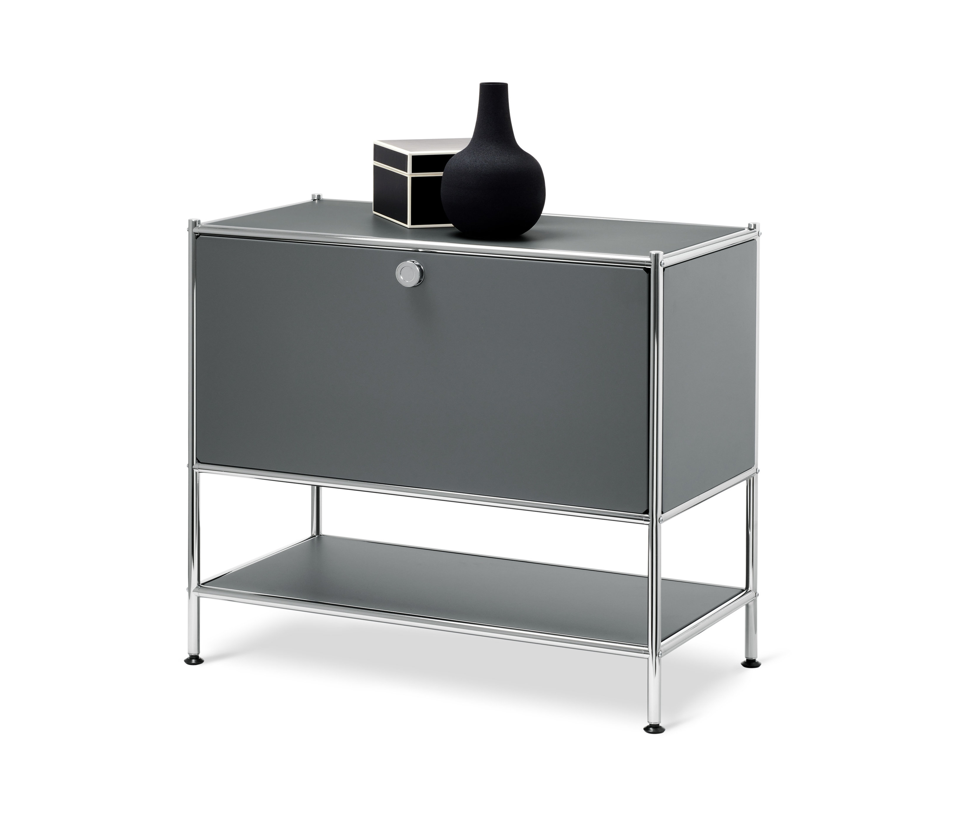 mit 1 günstig Kaufen-Tchibo - Sideboard »Cn3« mit 1 Klappe - 77,5x40x71,5cm - chrom - Stahl / Aluminium / Kunststoff. Tchibo - Sideboard »Cn3« mit 1 Klappe - 77,5x40x71,5cm - chrom - Stahl / Aluminium / Kunststoff <![CDATA[Sideboard »CN3« mit 1 Klappe, gra