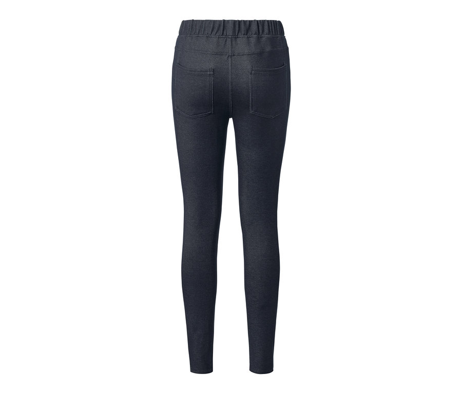 Detailansicht der Rückseite von Leggings in Jeansoptik.