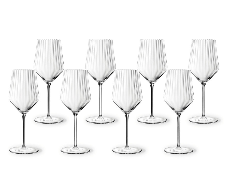Acht Nachtmann Aperitivo Universalgläser stehen in zwei Reihen vor einem weißen Hintergrund.