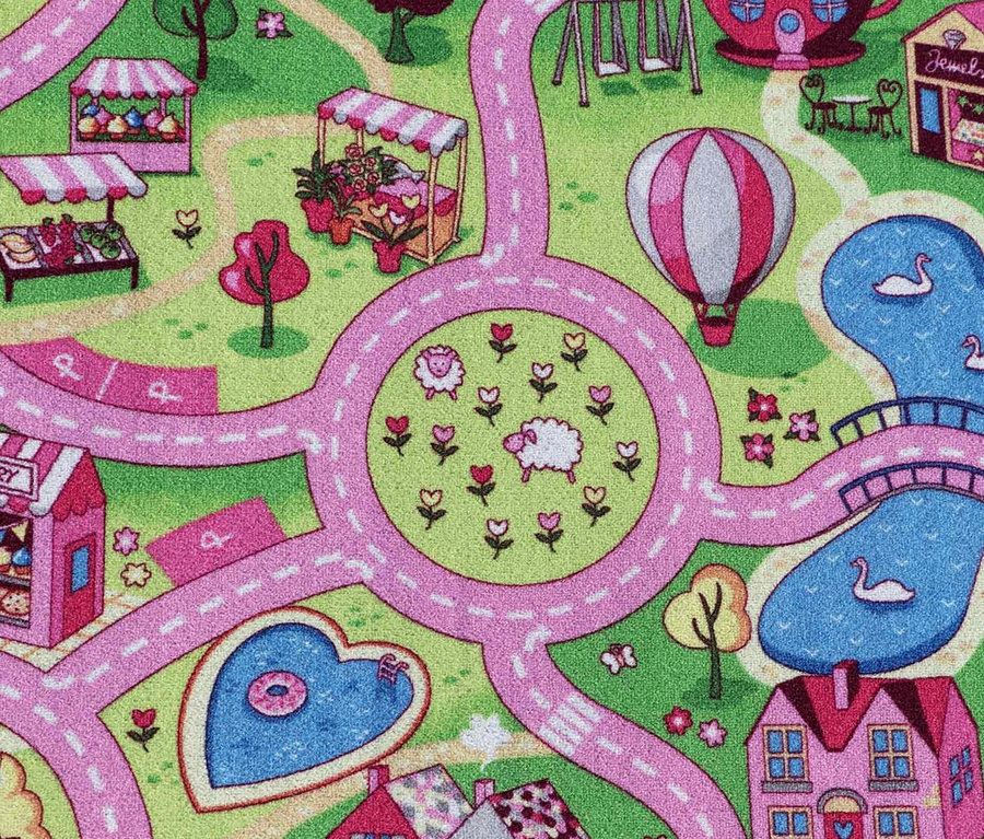 Detailansicht eines Kinder-Spielteppichs mit Stadtmotiv, inklusive Straßen, Gebäuden und Landschaft.