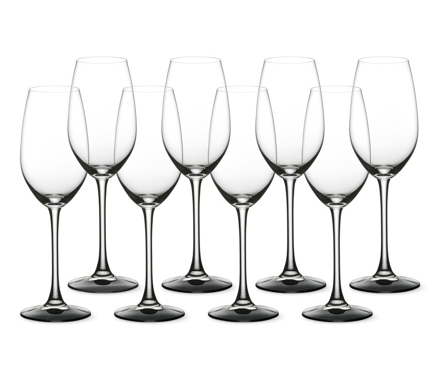 Acht Champagnergläser »Nachtmann ViVino« stehen auf einem weißen Hintergrund.