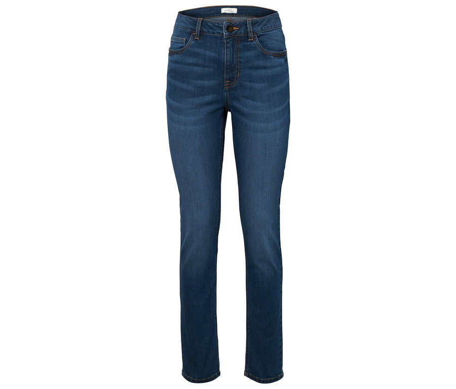Blaue High-Waist-Jeans.