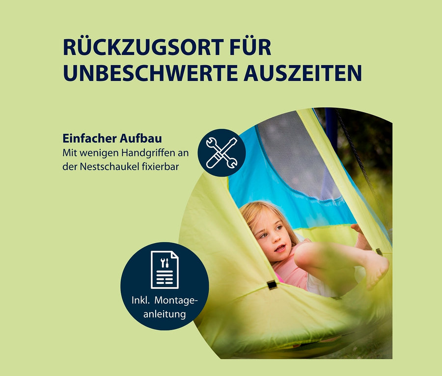 Blondes Mädchen sitzt im HUDORA Nestschaukel-Zelt Cosy Castle 110.