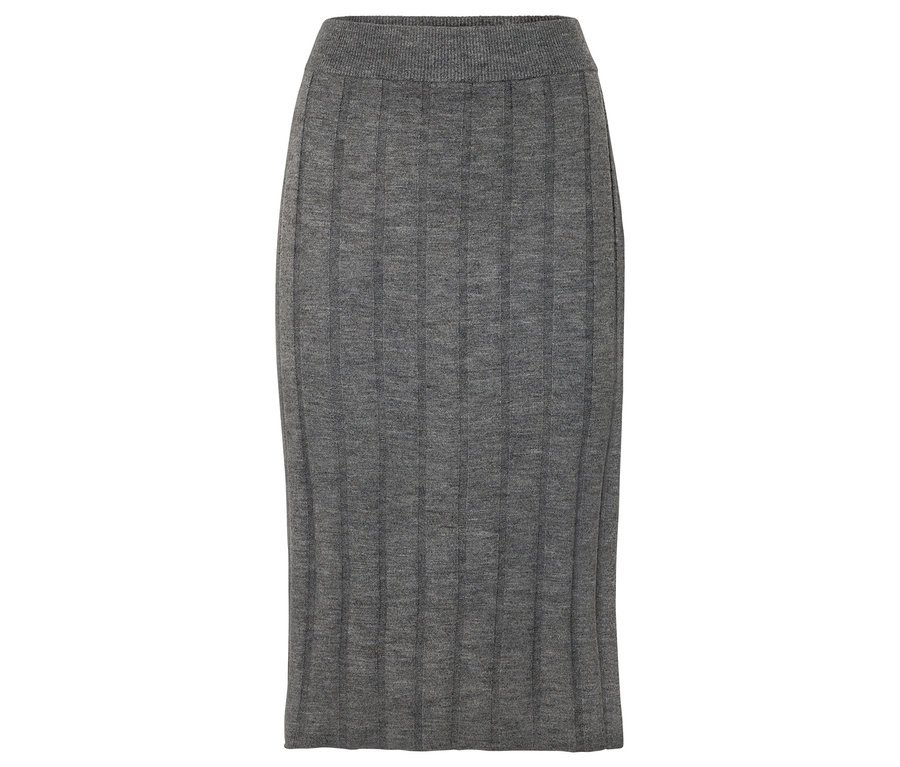 Grauer, gestrickter Bleistiftrock.