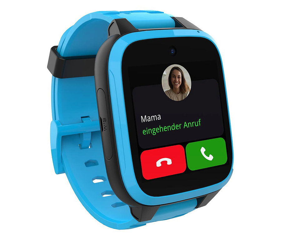 Detailansicht einer blauen Kinderuhr Xplora XGO3, die einen eingehenden Anruf von Mama auf dem Bildschirm anzeigt.