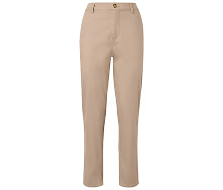 Beige Hose mit Knopfverschluss.