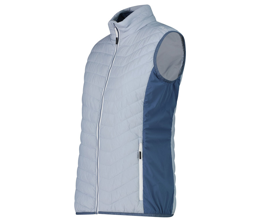 Hellblaue Steppweste mit Reißverschluss und marineblauen Seiteneinsätzen.