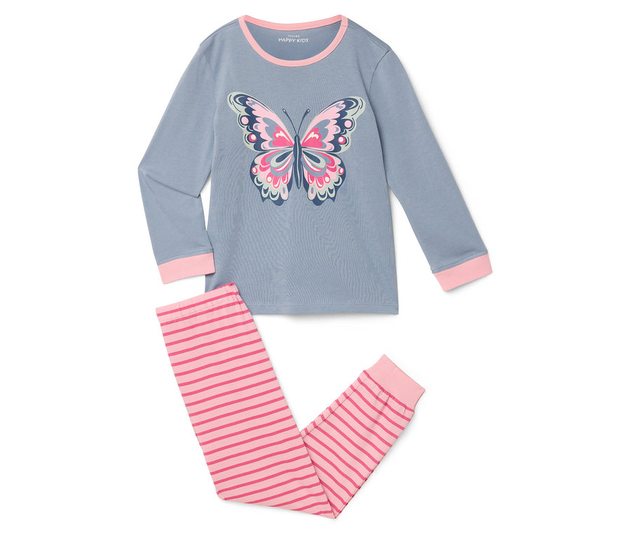 Ein grauer Schlafanzug mit einem Schmetterling auf dem Oberteil und rosa-gestreiften Hosen.