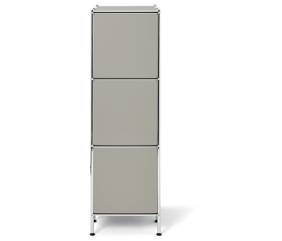 Grauer Schrank mit drei Fächern und silbernem Rahmen.