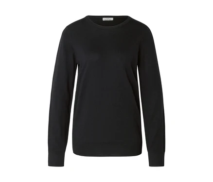 Schwarzer Langarmpullover mit Rundhalsausschnitt.