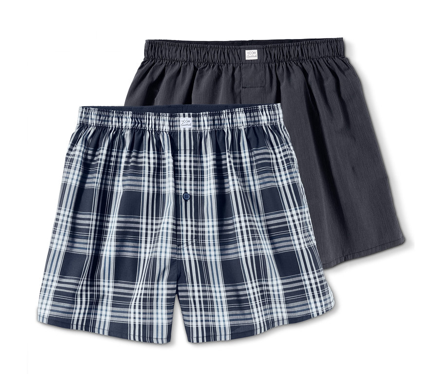 Zwei gewebte Boxershorts.