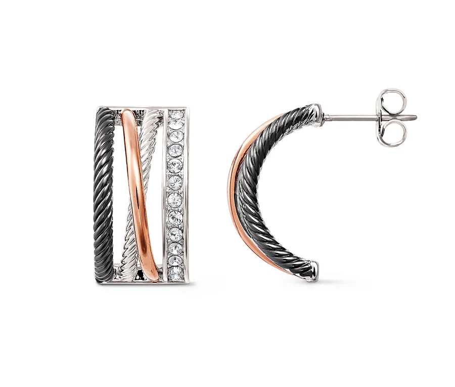 Zwei Halbcreolen veredelt mit Kristallen von Swarovski®.