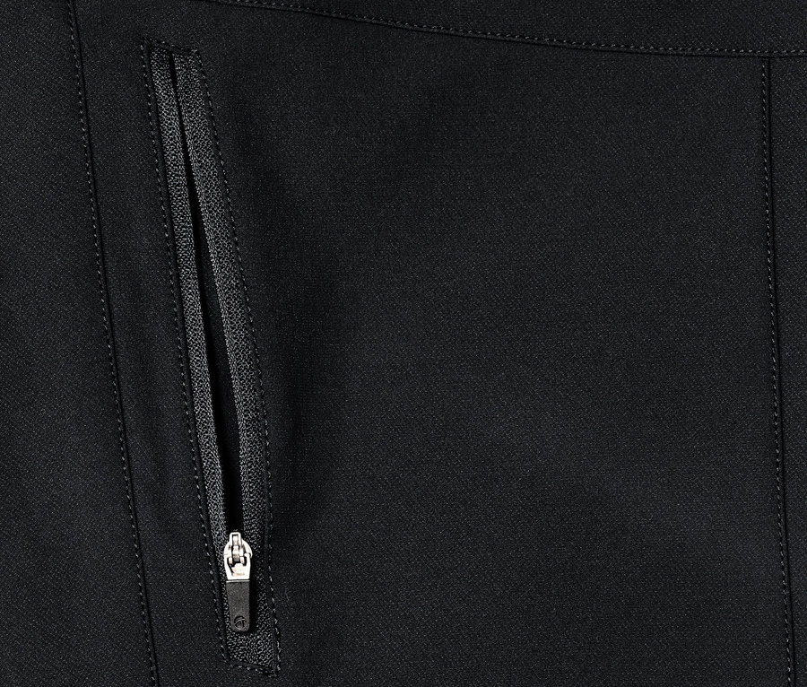 Detailaufnahme einer Thermohose mit Reissverschlusstasche.
