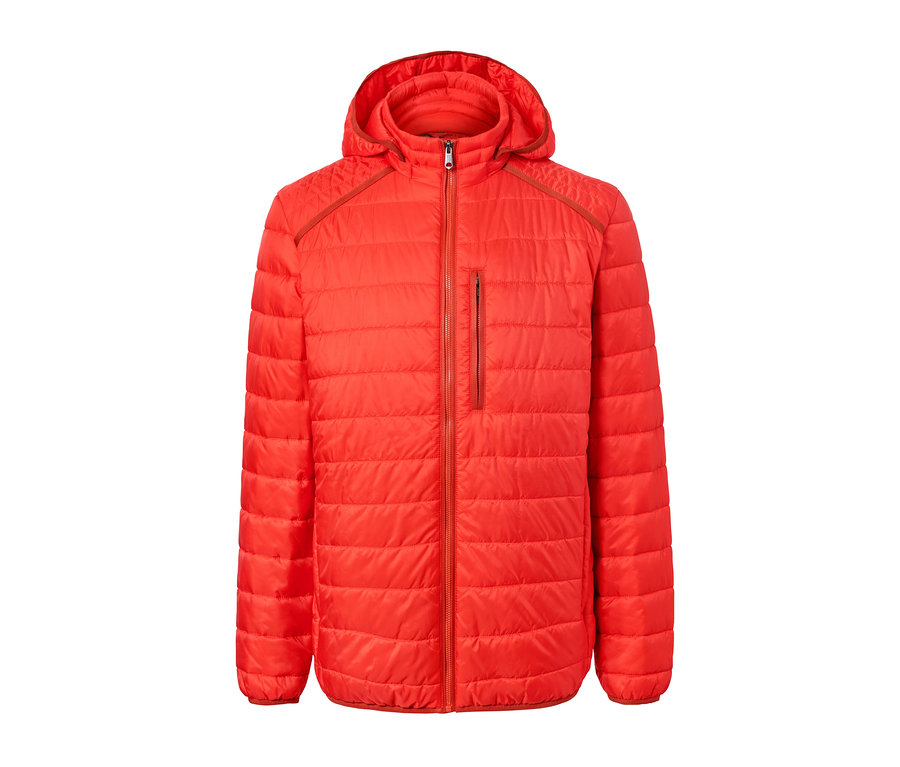 Orangefarbene Steppjacke mit Kapuze.