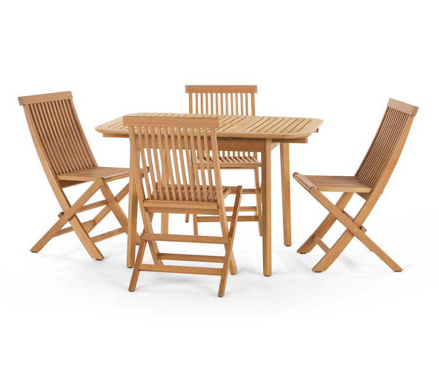 Ein »Lenja« 5-teiliges Dining Set mit Ausziehtisch und vier Holzstühlen ist auf weißem Hintergrund aufgebaut.