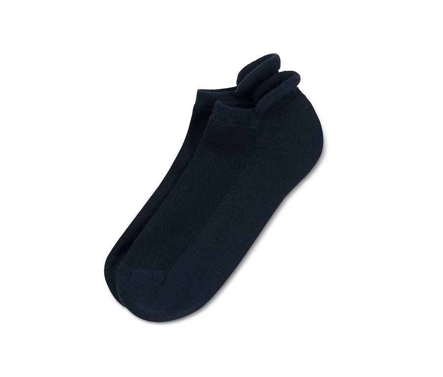 Zwei Paar dunkelblaue Unisex-Sport-Sneakersocken liegen übereinander.