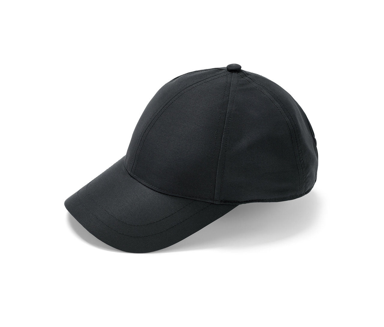 Eine schwarze Allwetter-Kappe liegt auf einem weißen Hintergrund.