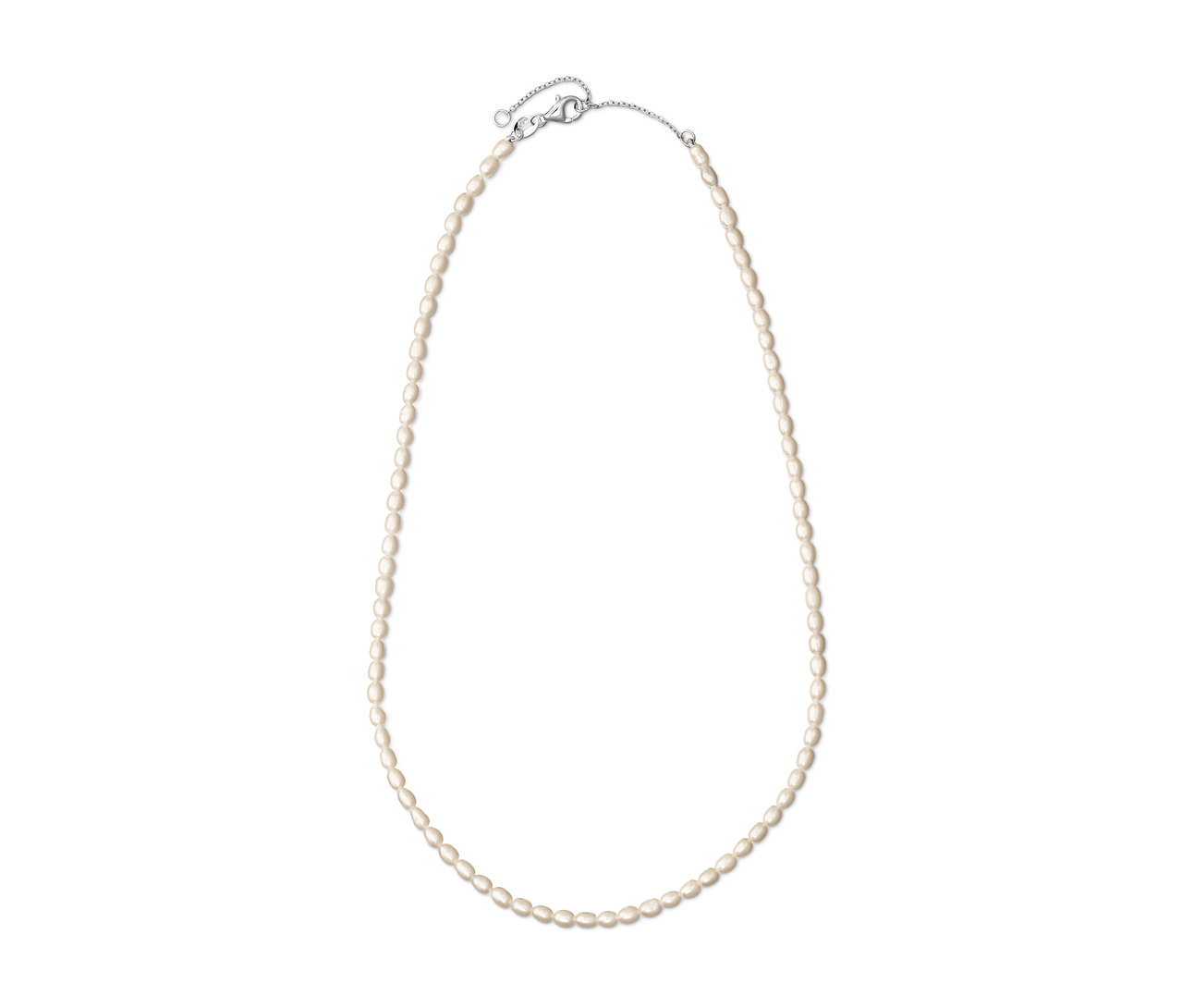 Eine 925 Silber Kette Tiny Pearls mit kleinen Perlen ist zu sehen.