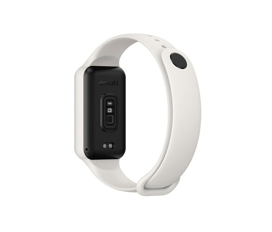 Nahaufnahme des Amazfit Band 7 Aktivitätstrackers in Creme.