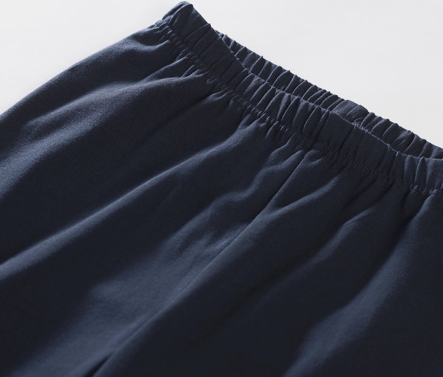 Detailaufnahme einer Leggings-Pyjama.