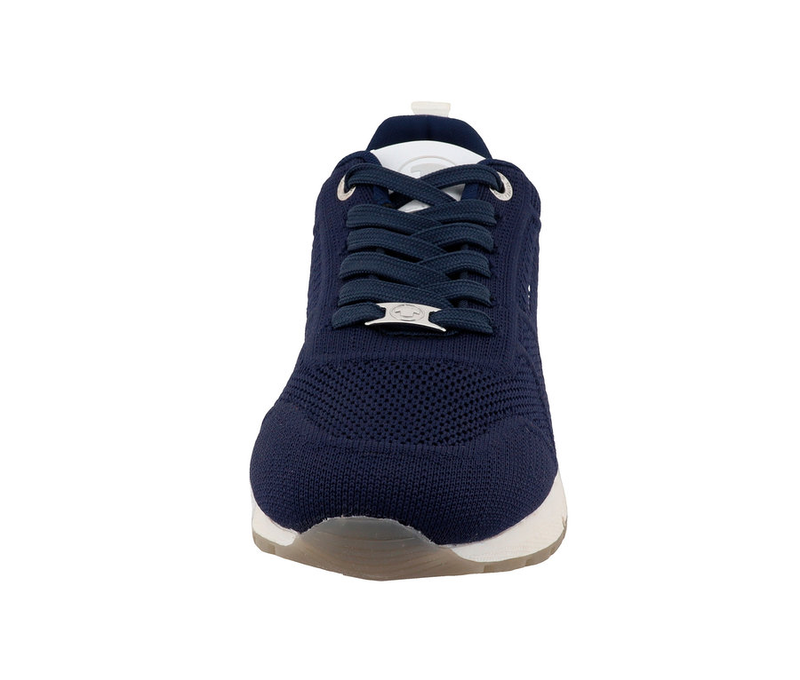 Detailaufnahme eines marineblauen Tom Tailor Sneakers aus Textil/PU mit Schnürsenkeln.