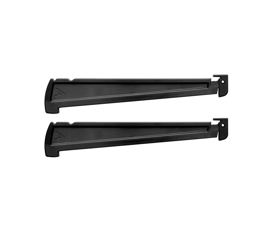 Zwei schwarze ZWILLING Messerschärfer »V-Edge«.