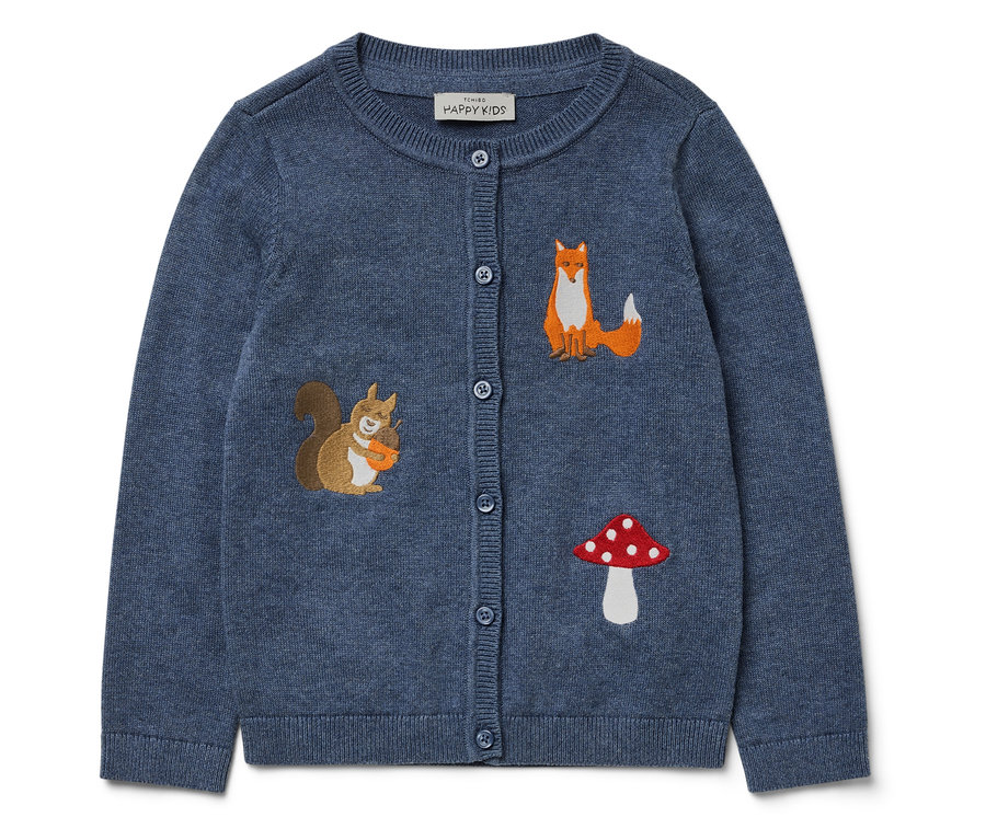 Blaue Kinder Strickjacke mit Stickereien von Eichhörnchen, Fuchs und Fliegenpilz.
