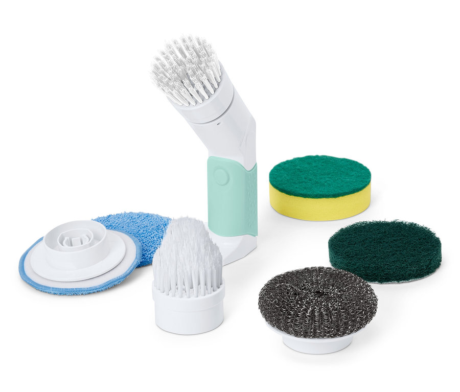 Elektrische Reinigungsbürste, Profi, mit verschiedenen Aufsätzen auf weißem Hintergrund.