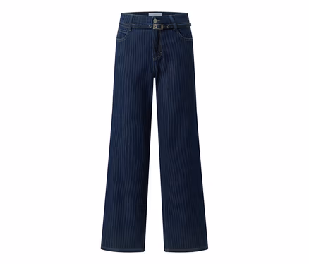 Dunkelblaue Angels Denim »Liz« City Jeans mit weitem Bein, dezentem Nadelstreifenmuster und passendem Gürtel mit silberner Schnalle.