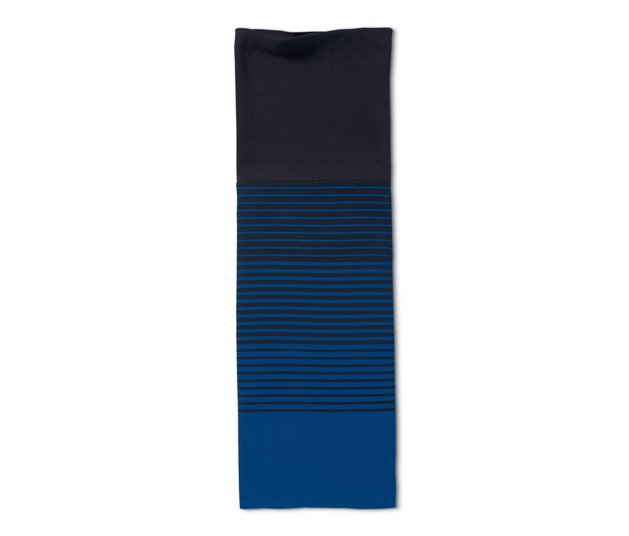 Ein blau-schwarzes Multifunktionstuch.